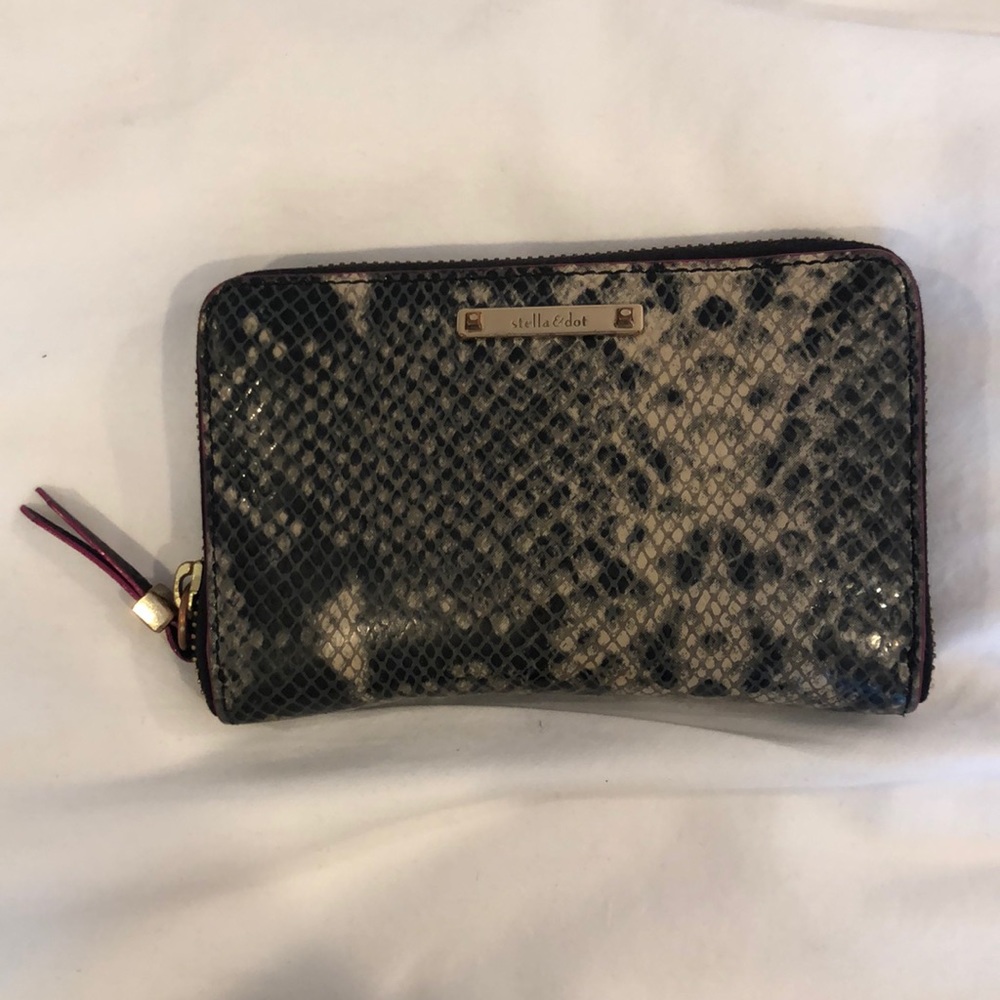 Chelsea Tech Wallet - Leather